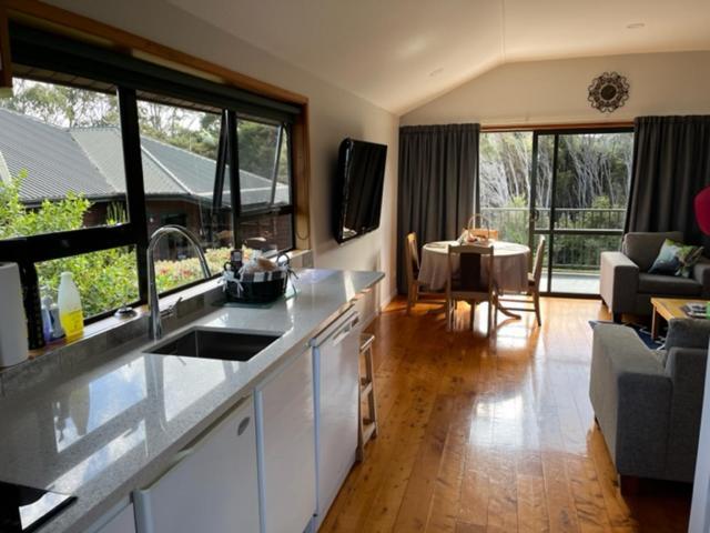 Treetops Cottage At The Castle Whitianga Dış mekan fotoğraf
